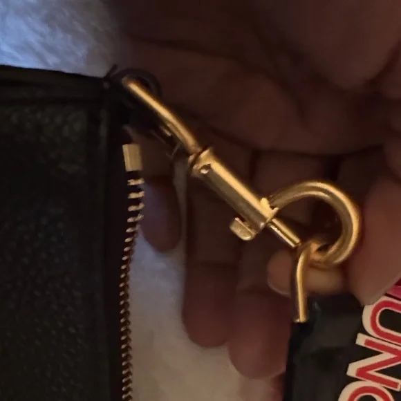 Tory Burch Black Leather Shoulder Bag with Pink Tag and Gold Charm - Picture 11 of 12